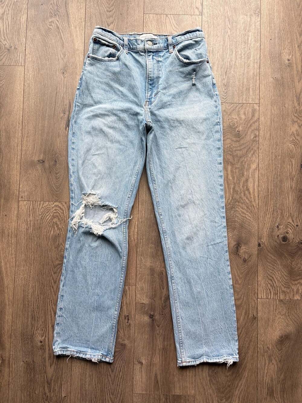 Abercrombie & Fitch The 90's Straight Ultra High Rise Jeans Size 28/6R